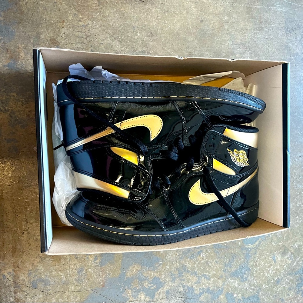 Jordan 1 Retro High - Black Metallic Gold SIZE 13 MENS